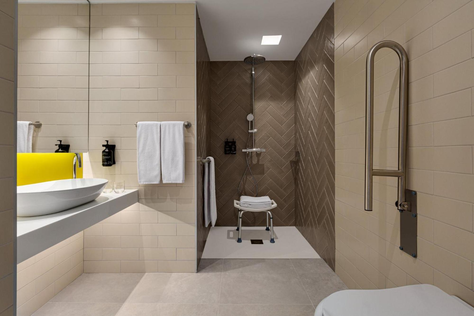 Express By Ihg Hotel Evora