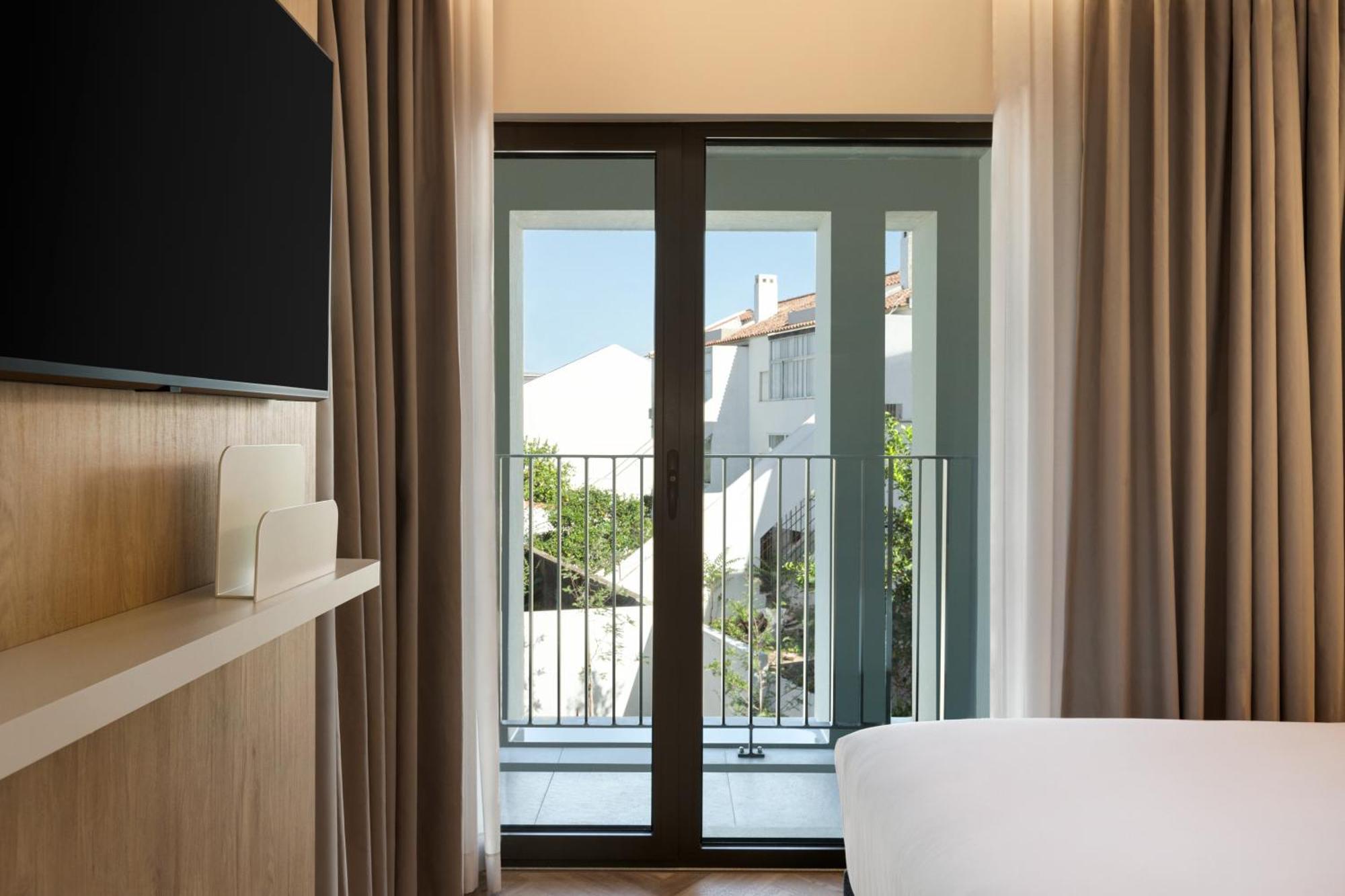 Express By Ihg Hotel