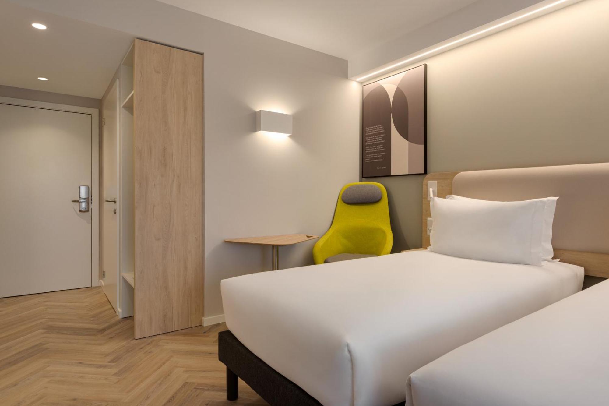 Hotel Express By Ihg Evora